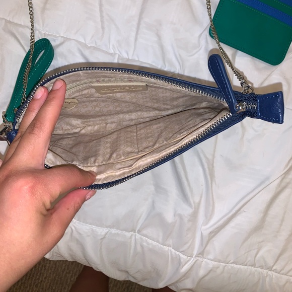 Green/Blue Cross Body w Matching Card Holder💚💙 - Picture 2 of 3